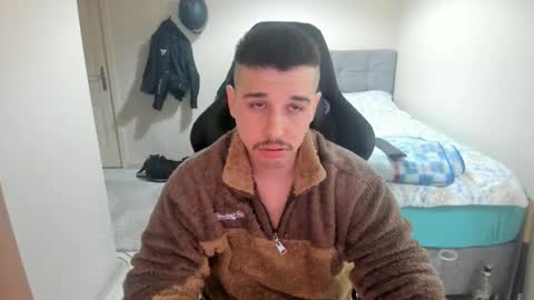 Snapshot of ulxer chatting on 02/21/25, 11:10 hi im mike tyson - online show from 02/21/25, 11:10