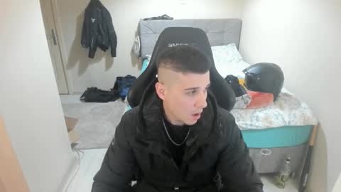 Snapshot of ulxer chatting on 03/01/25, 08:42 hi im mike tyson - online show from 03/01/25, 08:42