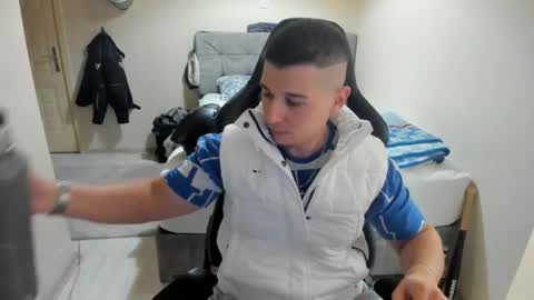 Snapshot of ulxer chatting on 09/19/25, 07:36 hi im mike tyson - online show from 09/19/25, 07:36