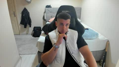 Snapshot of ulxer chatting on 09/26/25, 07:40 hi im mike tyson - online show from 09/26/25, 07:40