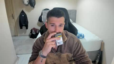 Snapshot of ulxer chatting on 10/01/25, 06:58 hi im mike tyson - online show from 10/01/25, 06:58