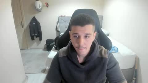 Snapshot of ulxer chatting on 11/06/25, 08:54 hi im mike tyson - online show from 11/06/25, 08:54