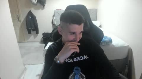 Snapshot of ulxer chatting on 11/09/25, 06:28 hi im mike tyson - online show from 11/09/25, 06:28