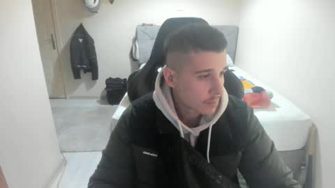 Snapshot of ulxer chatting on 11/10/25, 08:41 hi im mike tyson - online show from 11/10/25, 08:41