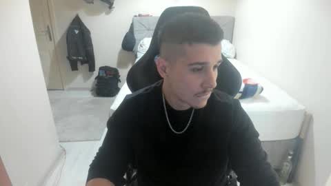 Snapshot of ulxer chatting on 11/11/25, 08:31 hi im mike tyson - online show from 11/11/25, 08:31