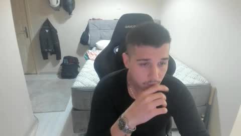 Snapshot of ulxer chatting on 11/13/25, 08:30 hi im mike tyson - online show from 11/13/25, 08:30