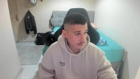 Snapshot of ulxer chatting on 11/21/25, 04:16 hi im mike tyson - online show from 11/21/25, 04:16