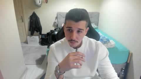 Snapshot of ulxer chatting on 12/02/25, 07:42 hi im mike tyson - online show from 12/02/25, 07:42