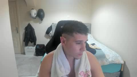 Snapshot of ulxer chatting on 12/05/25, 06:26 hi im mike tyson - online show from 12/05/25, 06:26