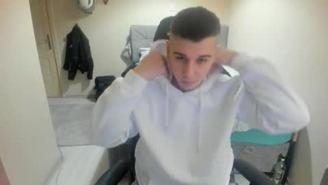 Snapshot of ulxer chatting on 12/18/25, 07:53 hi im mike tyson - online show from 12/18/25, 07:53