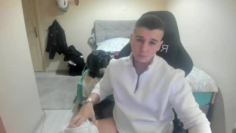 Snapshot of ulxer chatting on 12/19/25, 07:54 hi im mike tyson - online show from 12/19/25, 07:54