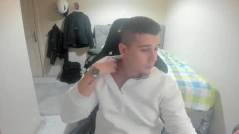 Snapshot of ulxer chatting on 01/14/26, 05:18 hi im mike tyson - online show from 01/14/26, 05:18