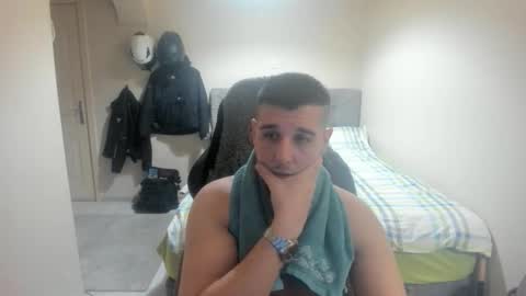 Snapshot of ulxer chatting on 01/18/26, 06:55 hi im mike tyson - online show from 01/18/26, 06:55