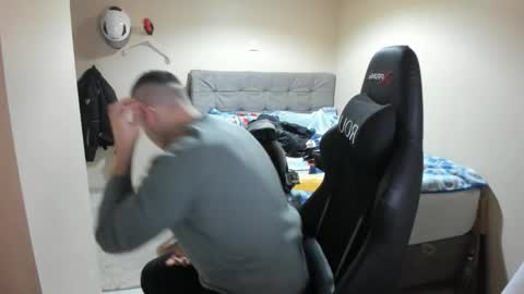 Snapshot of ulxer chatting on 02/14/26, 08:05 hi im mike tyson - online show from 02/14/26, 08:05