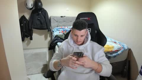 Snapshot of ulxer chatting on 02/18/26, 07:21 hi im mike tyson - online show from 02/18/26, 07:21