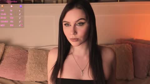 Una  online show from 03/15/26, 09:37