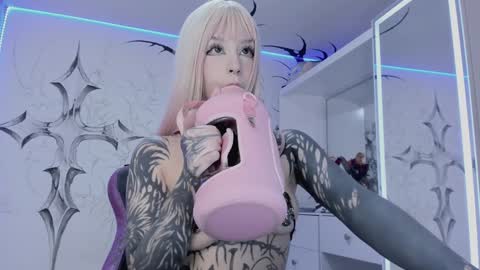 Elle Danielle  online show from 02/03/25, 03:20