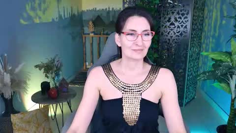 UnaTera online show from 11/10/25, 09:19