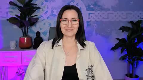 UnaTera online show from 11/14/25, 09:19