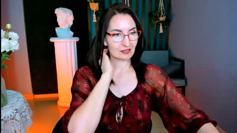 Snapshot of unatera chatting on 05/15/26, 06:31 UnaTera online show from 05/15/26, 06:31