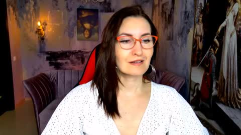 Snapshot of unatera chatting on 05/17/26, 06:11 UnaTera online show from 05/17/26, 06:11