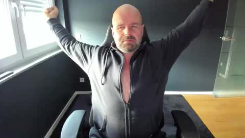 Uncle Bear online show from 10/30/25, 09:44