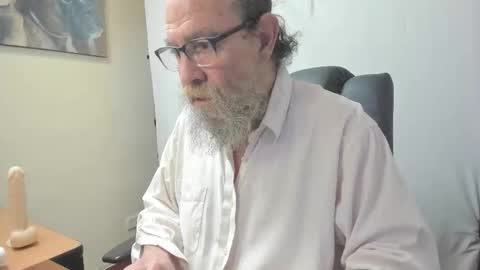 Uncle Hottie online show from 02/28/26, 04:19