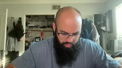 Snapshot of uncutbeard129840 chatting on 09/20/25, 12:11 uncutbeard129840 online show from 09/20/25, 12:11