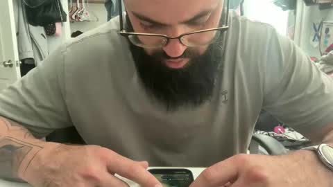 Snapshot of uncutbeard129840 chatting on 10/20/25, 07:36 uncutbeard129840 online show from 10/20/25, 07:36