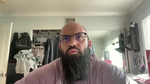 Snapshot of uncutbeard129840 chatting on 10/27/25, 09:19 uncutbeard129840 online show from 10/27/25, 09:19