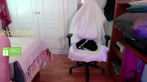 Snapshot of uncutboy6 chatting on 03/03/25, 01:10 Uncut online show from 03/03/25, 01:10