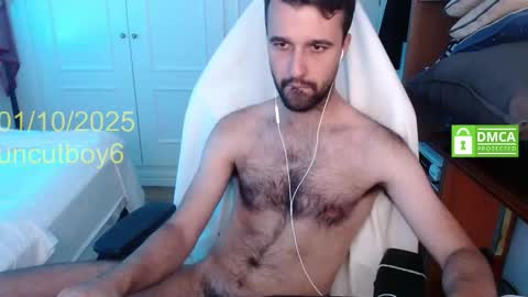 Snapshot of uncutboy6 chatting on 10/01/25, 01:39 Uncut online show from 10/01/25, 01:39
