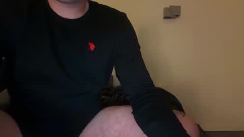 Snapshot of uncutedaustria chatting on 10/18/25, 01:08 Tom online show from 10/18/25, 01:08