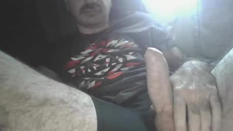 Snapshot of uncutgems818 chatting on 10/17/25, 02:30 uncutgems818 online show from 10/17/25, 02:30