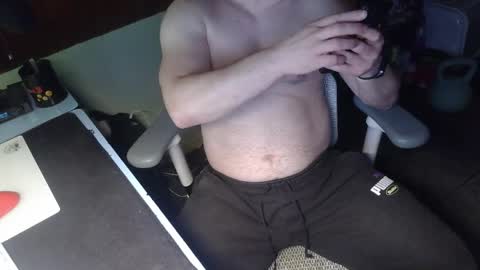 Under the desk online show from 04/09/26, 01:05