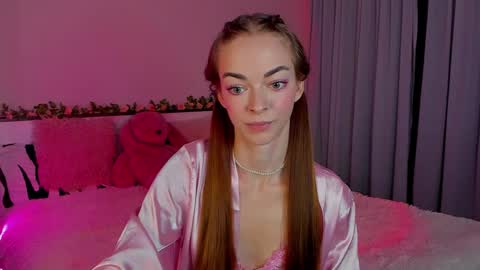 Snapshot of under_the_skin chatting on 12/08/24, 02:41 Under The Skin online show from 12/08/24, 02:41