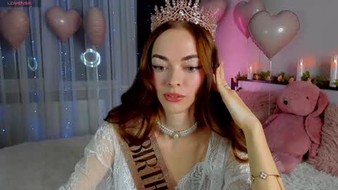 Snapshot of under_the_skin chatting on 02/08/25, 04:25 Under The Skin online show from 02/08/25, 04:25