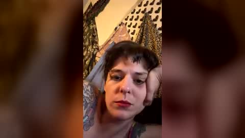 Snapshot of unemployedstripper chatting on 07/19/26, 02:26 unemployedstripper online show from 07/19/26, 02:26