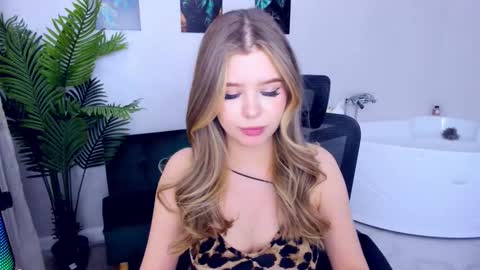 Snapshot of unforgettablalice chatting on 02/11/25, 05:50 Alice online show from 02/11/25, 05:50