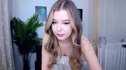 Snapshot of unforgettablalice chatting on 02/16/25, 02:43 Alice online show from 02/16/25, 02:43