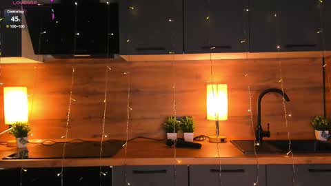 Im online every day 1700 GMT-4 online show from 02/13/25, 09:27