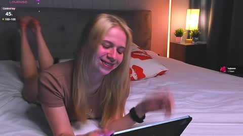 Im online every day 1700 GMT-4 online show from 03/01/25, 10:42