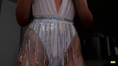 Silvia online show from 04/21/26, 04:01