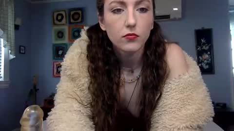 Lola Moonstone online show from 12/04/25, 04:27