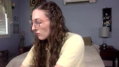 Snapshot of unicornfairy55 chatting on 05/20/26, 03:18 Lola Moonstone online show from 05/20/26, 03:18