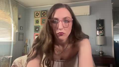 Snapshot of unicornfairy55 chatting on 06/21/26, 03:14 Lola Moonstone online show from 06/21/26, 03:14