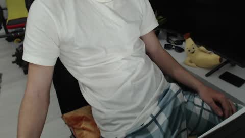 uniqueboy22 online show from 04/21/26, 05:17