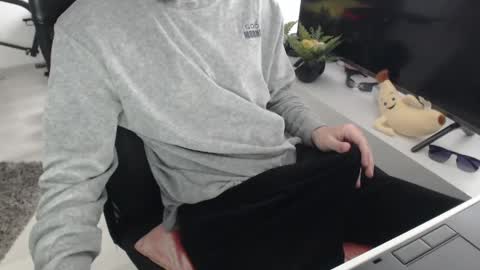 uniqueboy22 online show from 05/13/26, 10:01