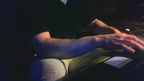 untouchableace84 online show from 04/01/26, 12:44