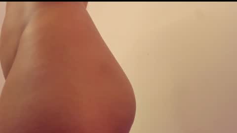 Snapshot of unu_nai chatting on 12/30/24, 03:25 new INSTA   online show from 12/30/24, 03:25